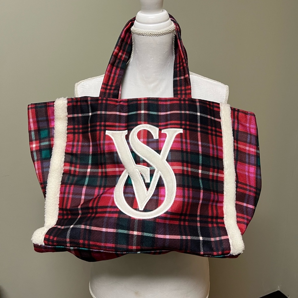 Victoria secrets holiday tote